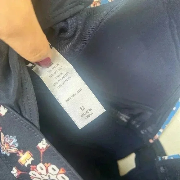 Meet Curve One piece - Picture 4 of 5